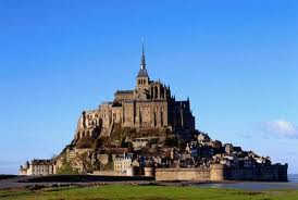 L’accès au Mont Saint Michel nécessite quelques  améliorations.